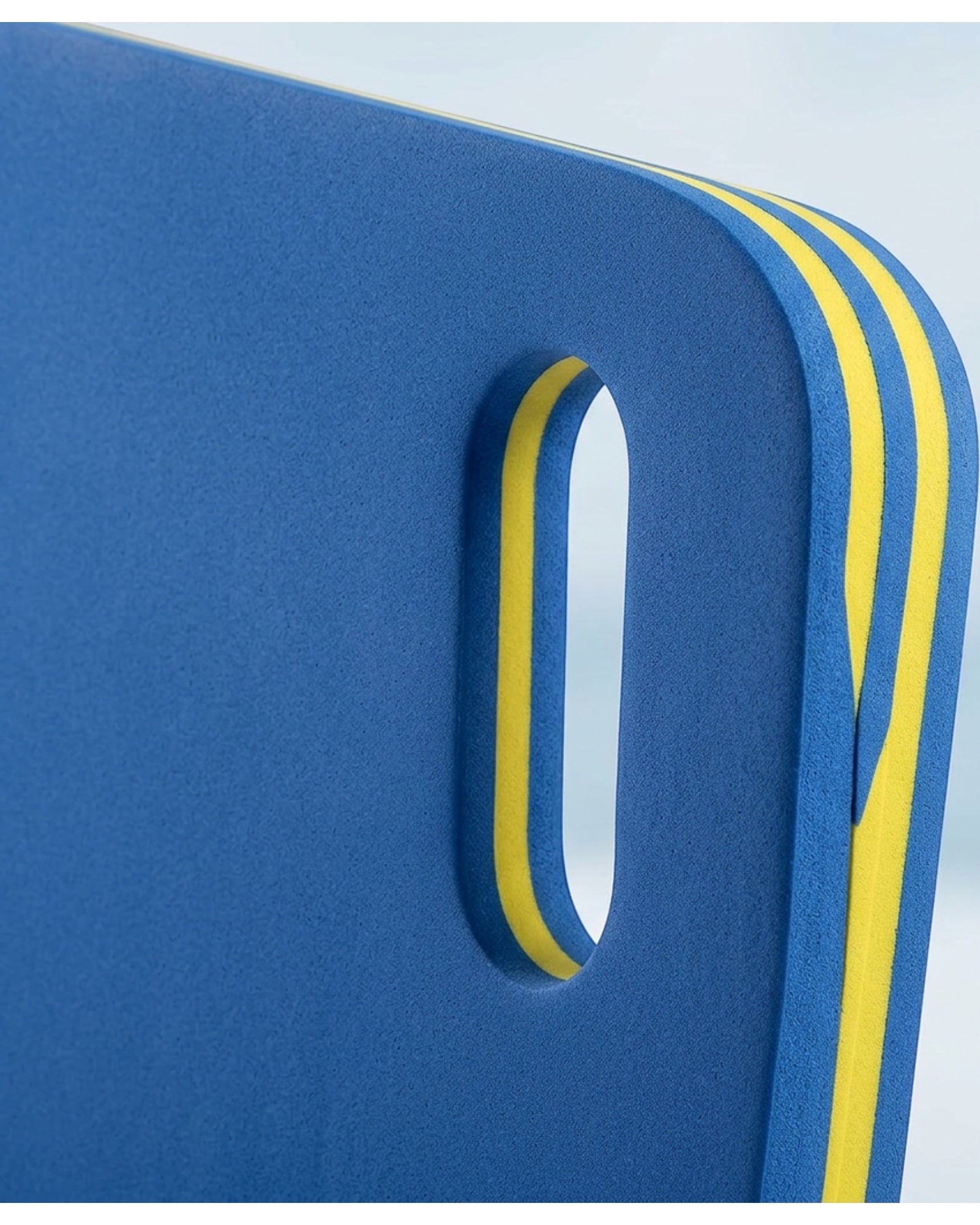 Zenvn Twin-Grip EVA Swim Training Board 43 x 29 cm Cobalt and Yellow - Detail view
