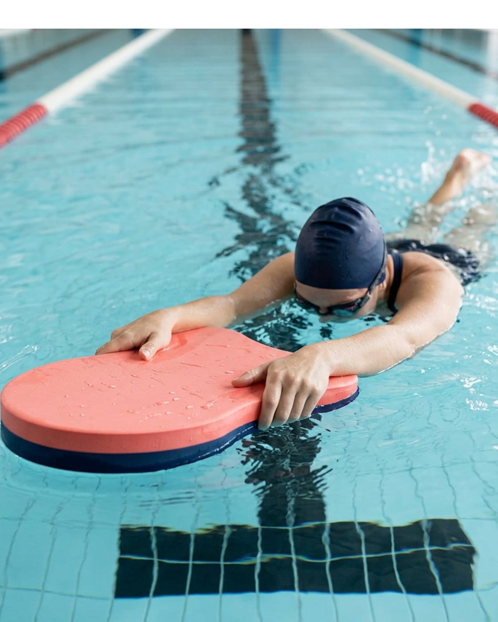 Zenvn Concave-Side EVA Swimming Kickboard 46 x 30 cm Coral and Navy - Lifestyle view